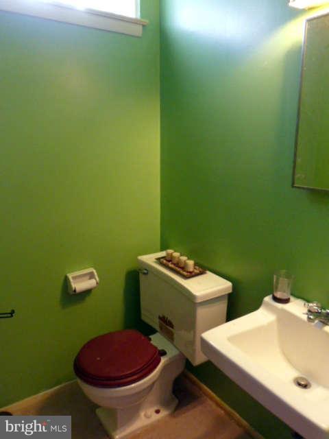 8258 Brattle Road Baltimore, MD 21208 - Photo 20 of 24 Bath