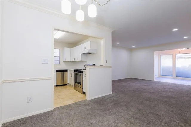 $1,550 | 208 Natchez Trace, Sandy Springs, GA 30350