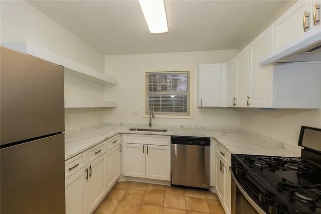 $1,550 | 208 Natchez Trace, Sandy Springs, GA 30350