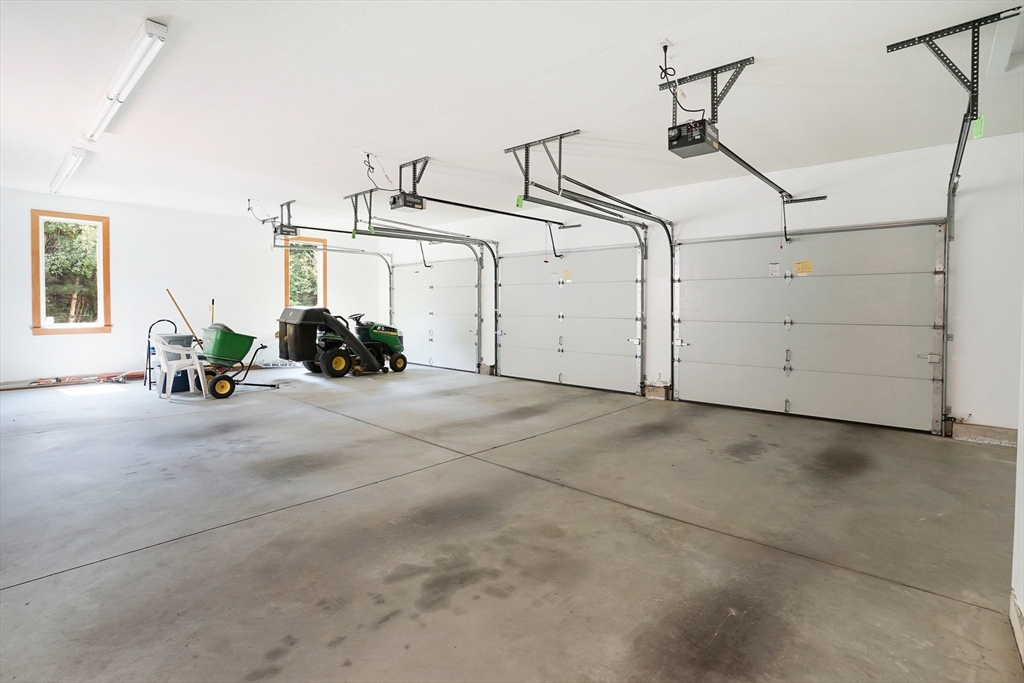 89 Nottingham Drive East Longmeadow, MA 01028 - Photo 31 of 40 a view of a garage