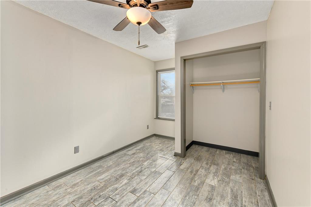 528 South Crane Street Independence, MO 64050 - Photo 24 of 35