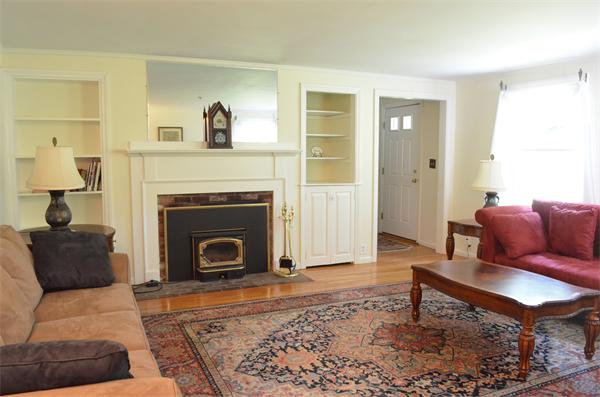 196 Oxbow Road Wayland, MA 01778 - Photo 3 of 26