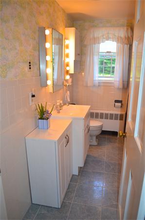 196 Oxbow Road Wayland, MA 01778 - Photo 8 of 26