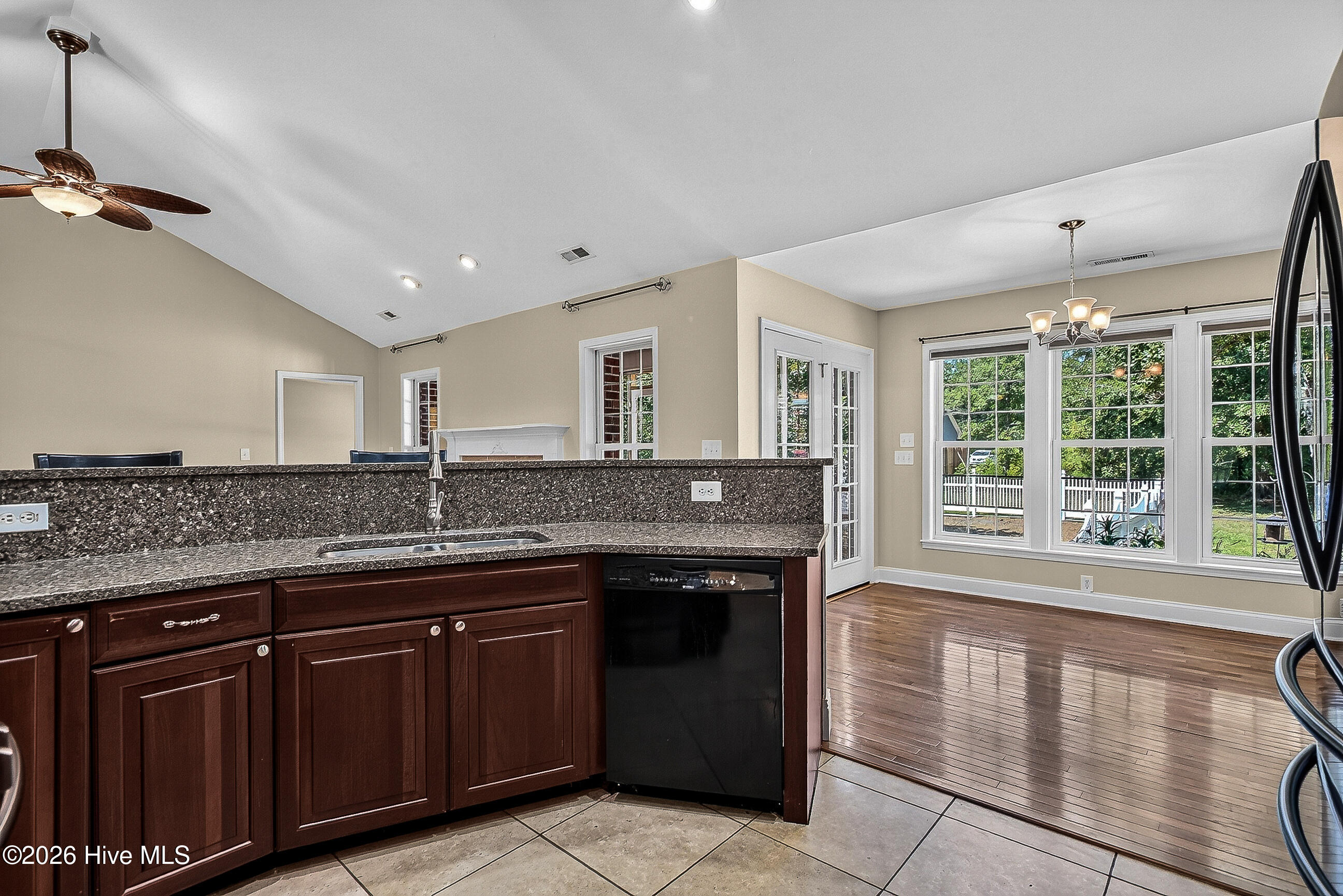519 Carriage Lane Jacksonville, NC 28540 - Photo 14 of 45