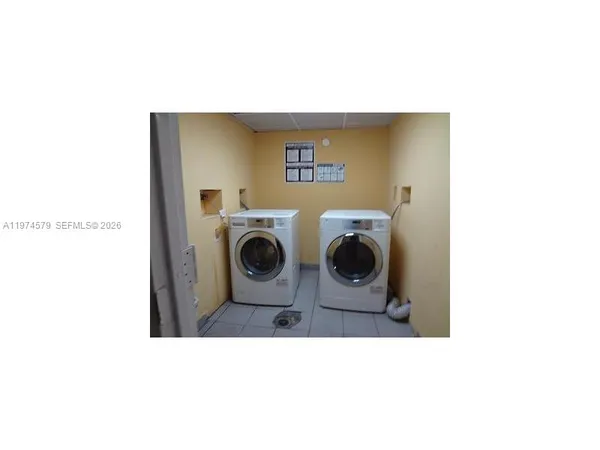 $1,700 | 1801 South Treasure Drive, Unit 511, North Bay Village, FL 33141