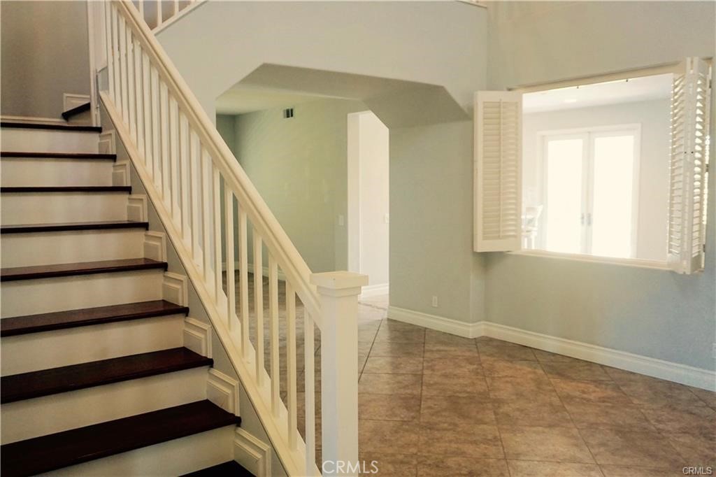 24065 Atun Street Dana Point, CA 92629 - Photo 3 of 30 Entry & Living area