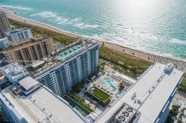 $4,495 | 2301 Collins Avenue, Unit 420, Miami Beach, FL 33139