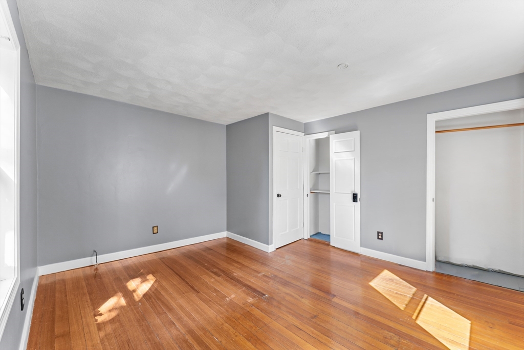 211 Burrill Street Swampscott, MA 01907 - Photo 26 of 39 a view of room