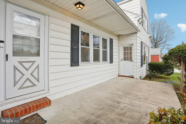 a view of entrance front of house