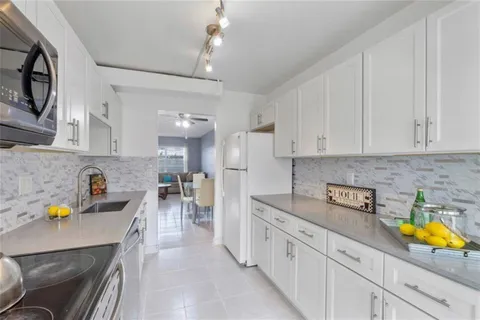 $84,900 | 7500 Northwest 5th Court, Unit 104, Margate, FL 33063