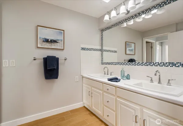 $599,000 | 3661 South Shorewood Avenue, Greenbank, WA 98253