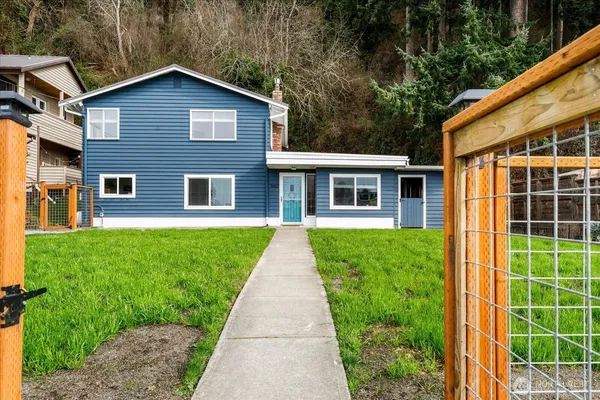 $599,000 | 3661 South Shorewood Avenue, Greenbank, WA 98253