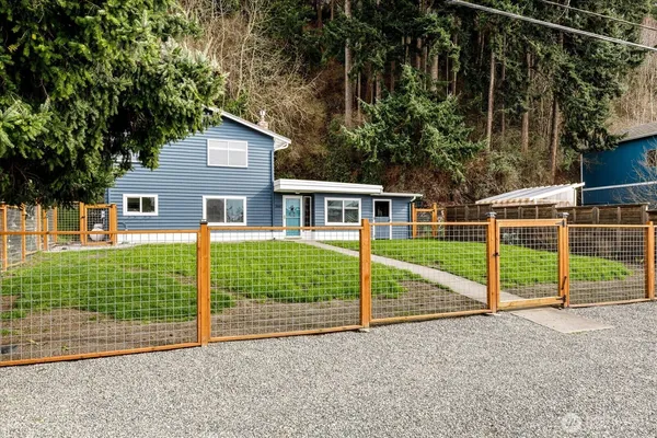 $599,000 | 3661 South Shorewood Avenue, Greenbank, WA 98253