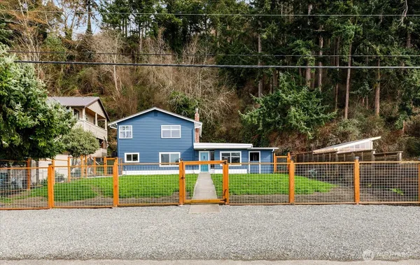 $599,000 | 3661 South Shorewood Avenue, Greenbank, WA 98253