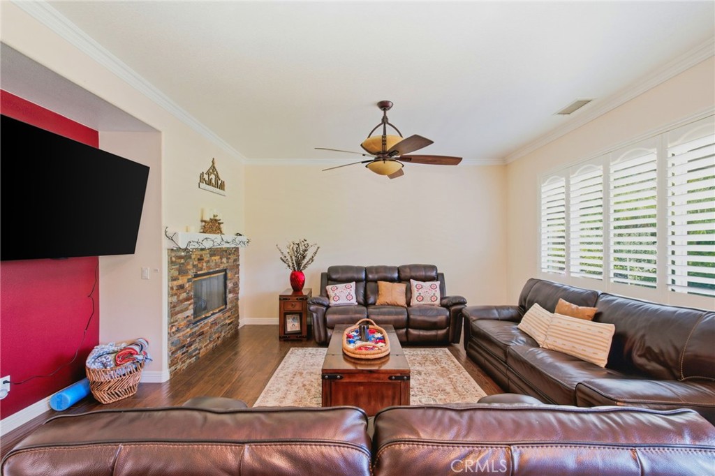 12329 Mimosa Lane Riverside, CA 92503 - Photo 9 of 16