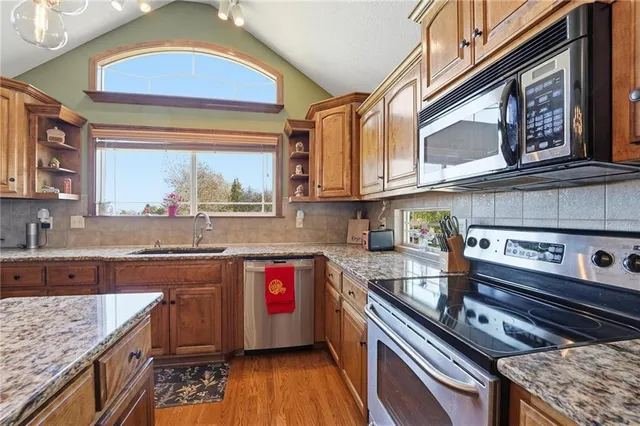 $525,000 | 1363 Brompton Lane, Raymore, MO 64083