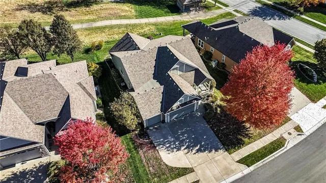 $525,000 | 1363 Brompton Lane, Raymore, MO 64083