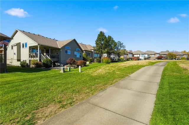 $525,000 | 1363 Brompton Lane, Raymore, MO 64083