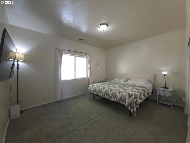 $480,000 | 340 Kalapuya Way, Cottage Grove, OR 97424