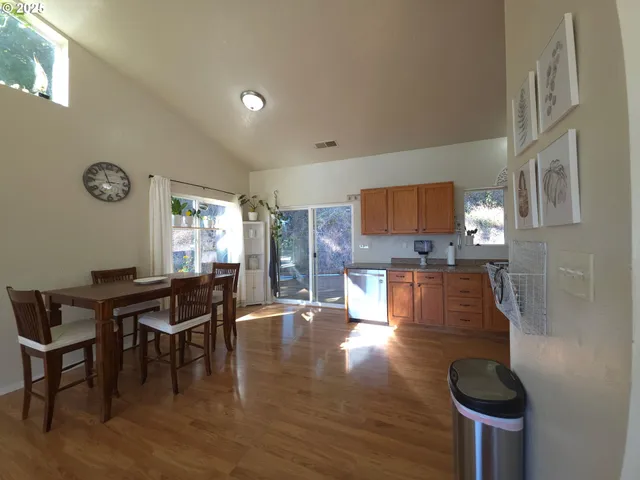 $480,000 | 340 Kalapuya Way, Cottage Grove, OR 97424