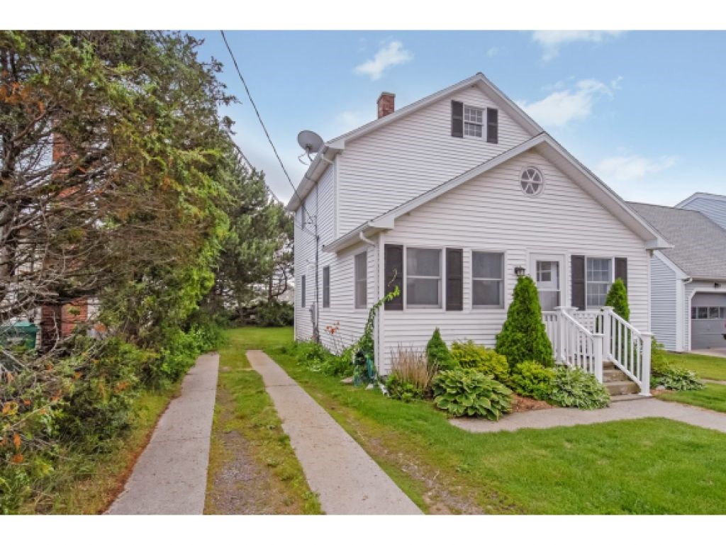 7 9th Street Hampton, NH 03842 - Photo 1 of 20