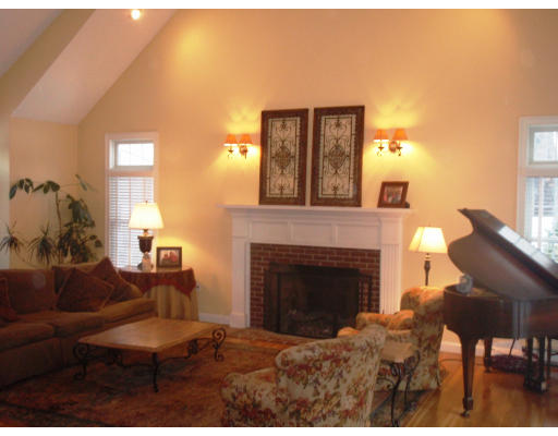 411 Tilden Road Scituate, MA 02066 - Photo 4 of 28 Gallery Image 4