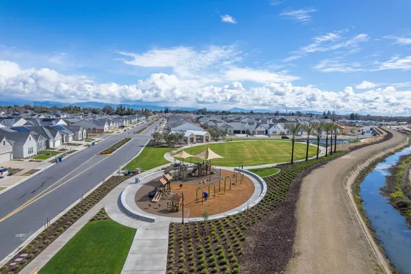 $575,000 | 2105 Hughes Avenue, Clovis, CA 93619