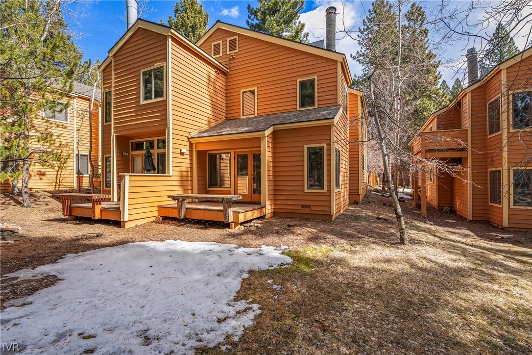 947 Incline Way, Unit 183 Incline Village, NV 89451 - Photo 21 of 37 a backyard of a house