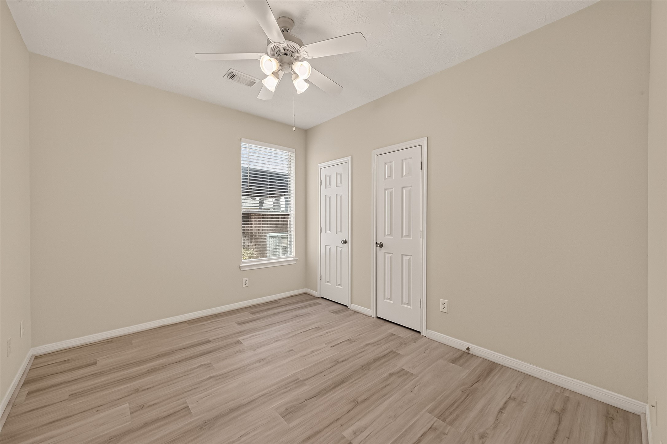 14207 Rolling Hills Lane Rosharon, TX 77583 - Photo 24 of 30 Gallery Image 24