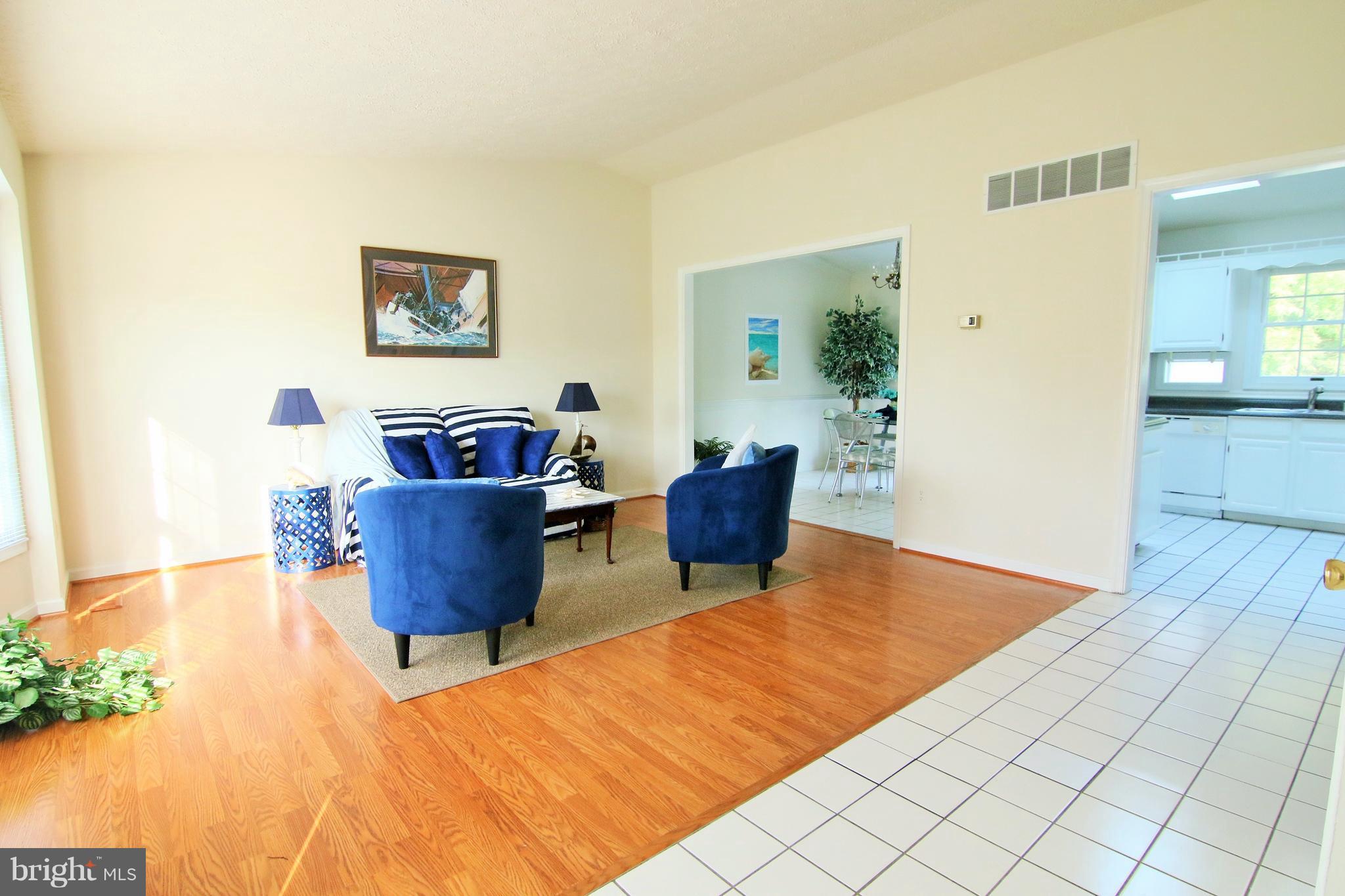 201 Barren Ridge Road Chester, MD 21619 - Photo 3 of 23 Living Room
