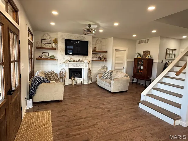 $549,900 | 13342 Prairie Drive, Plato, MO 65552