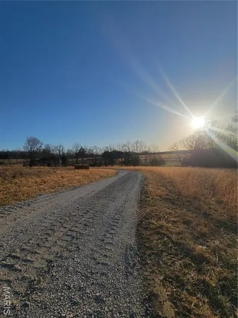 $549,900 | 13342 Prairie Drive, Plato, MO 65552