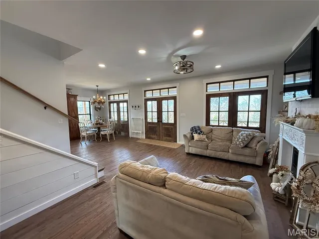 $549,900 | 13342 Prairie Drive, Plato, MO 65552