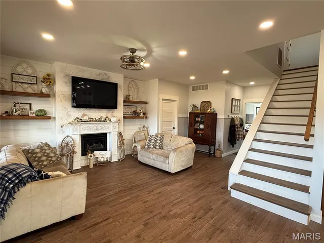 $549,900 | 13342 Prairie Drive, Plato, MO 65552