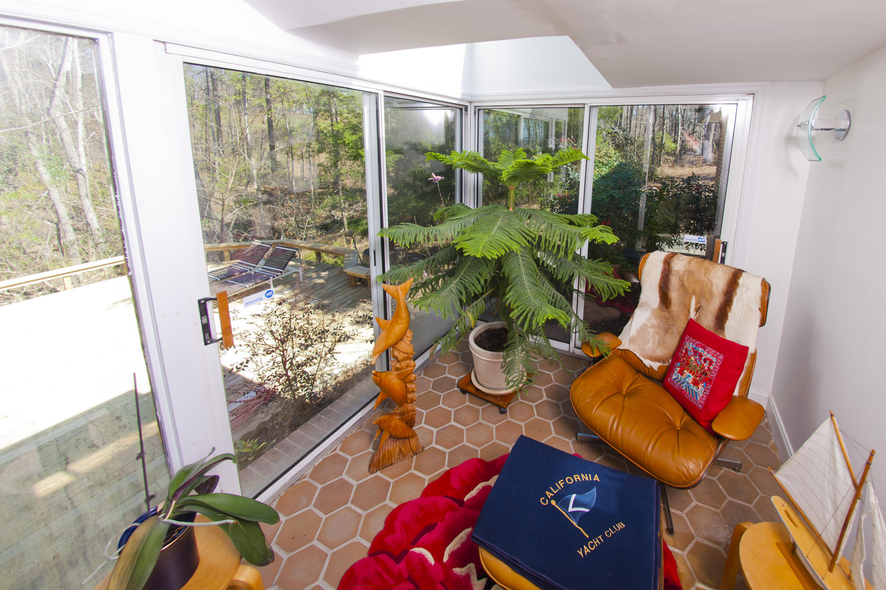 693 Raymond Road Arapahoe, NC 28510 - Photo 17 of 47 Solarium off Master
