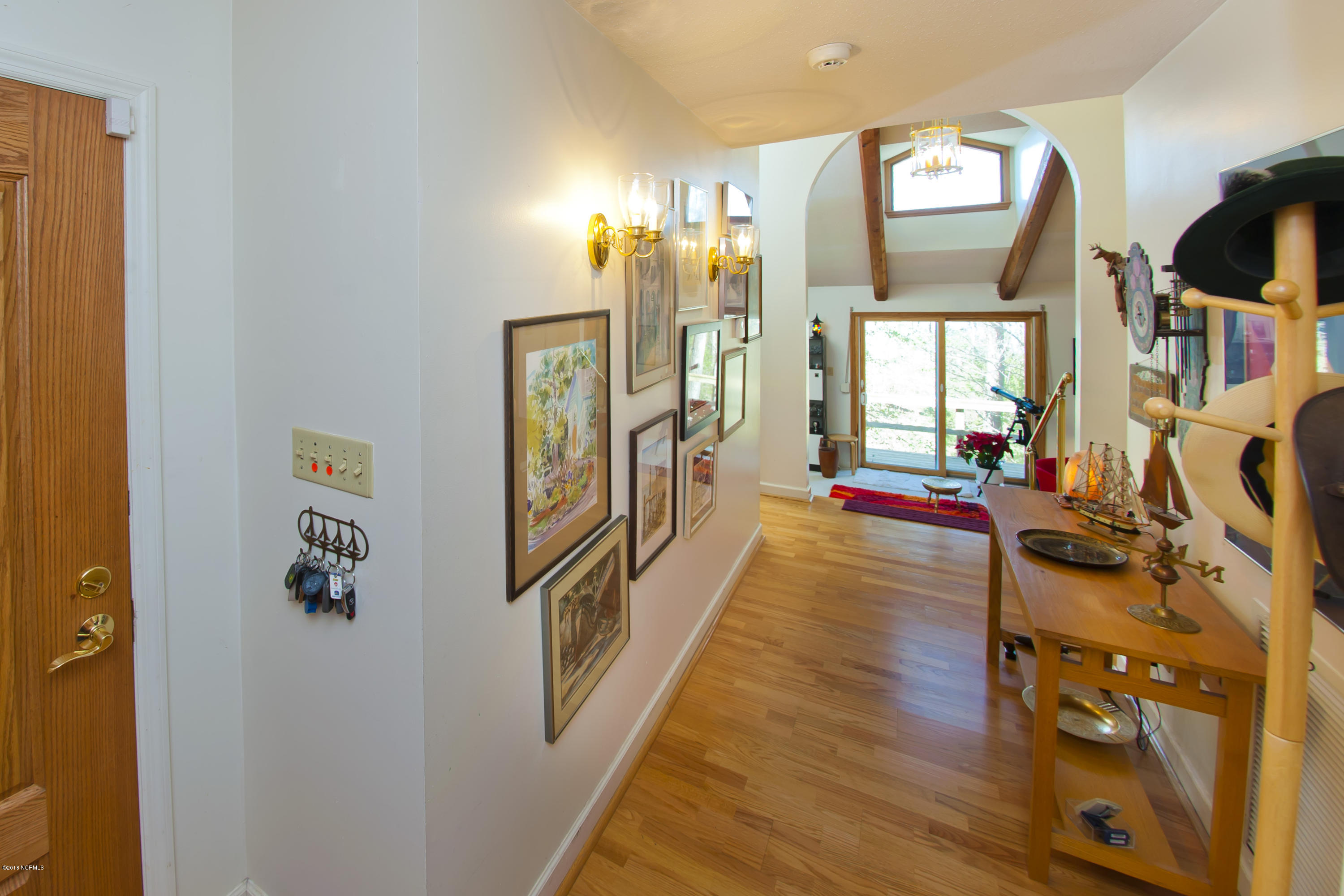 693 Raymond Road Arapahoe, NC 28510 - Photo 18 of 47 Foyer