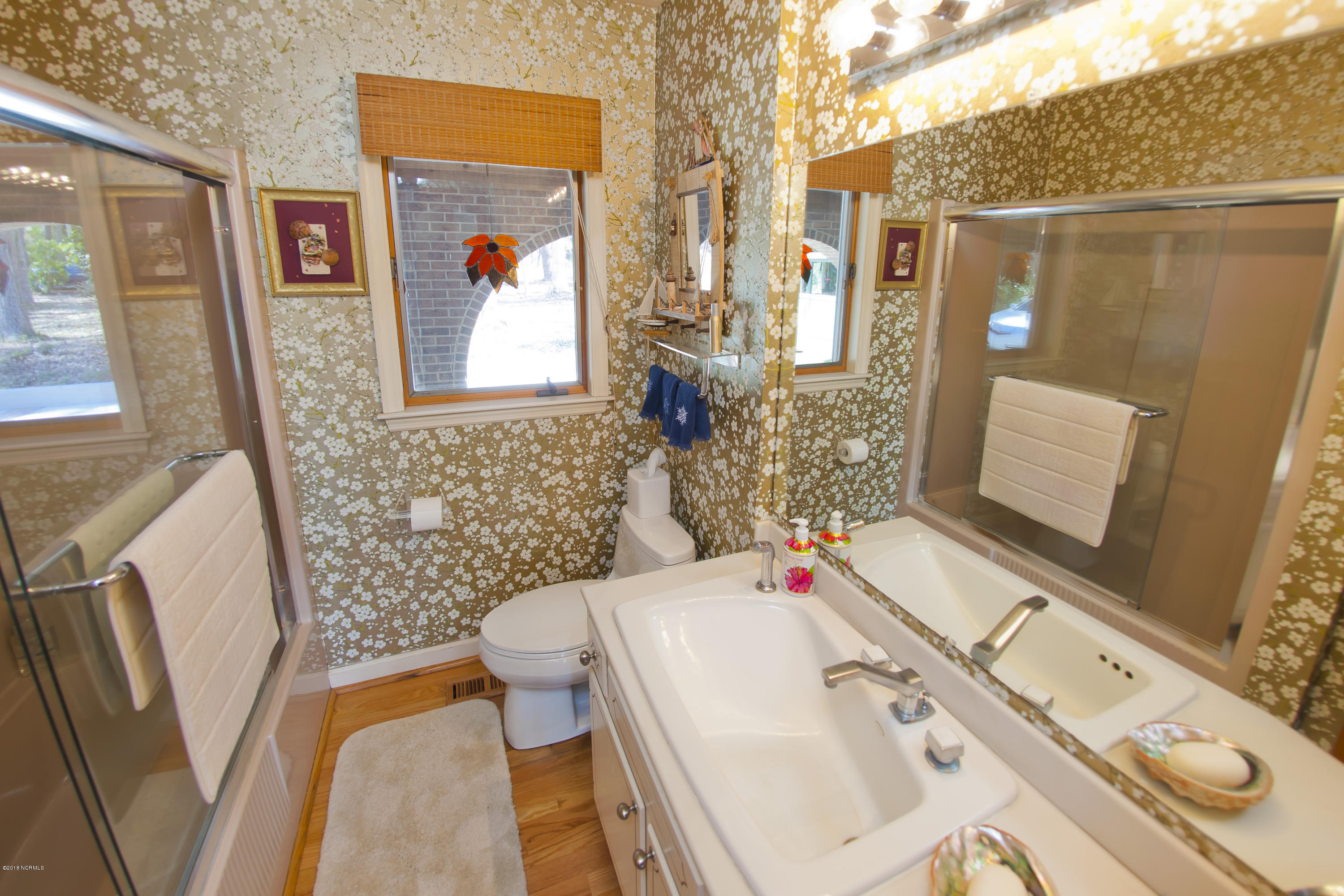 693 Raymond Road Arapahoe, NC 28510 - Photo 37 of 47 Guest Bathroom