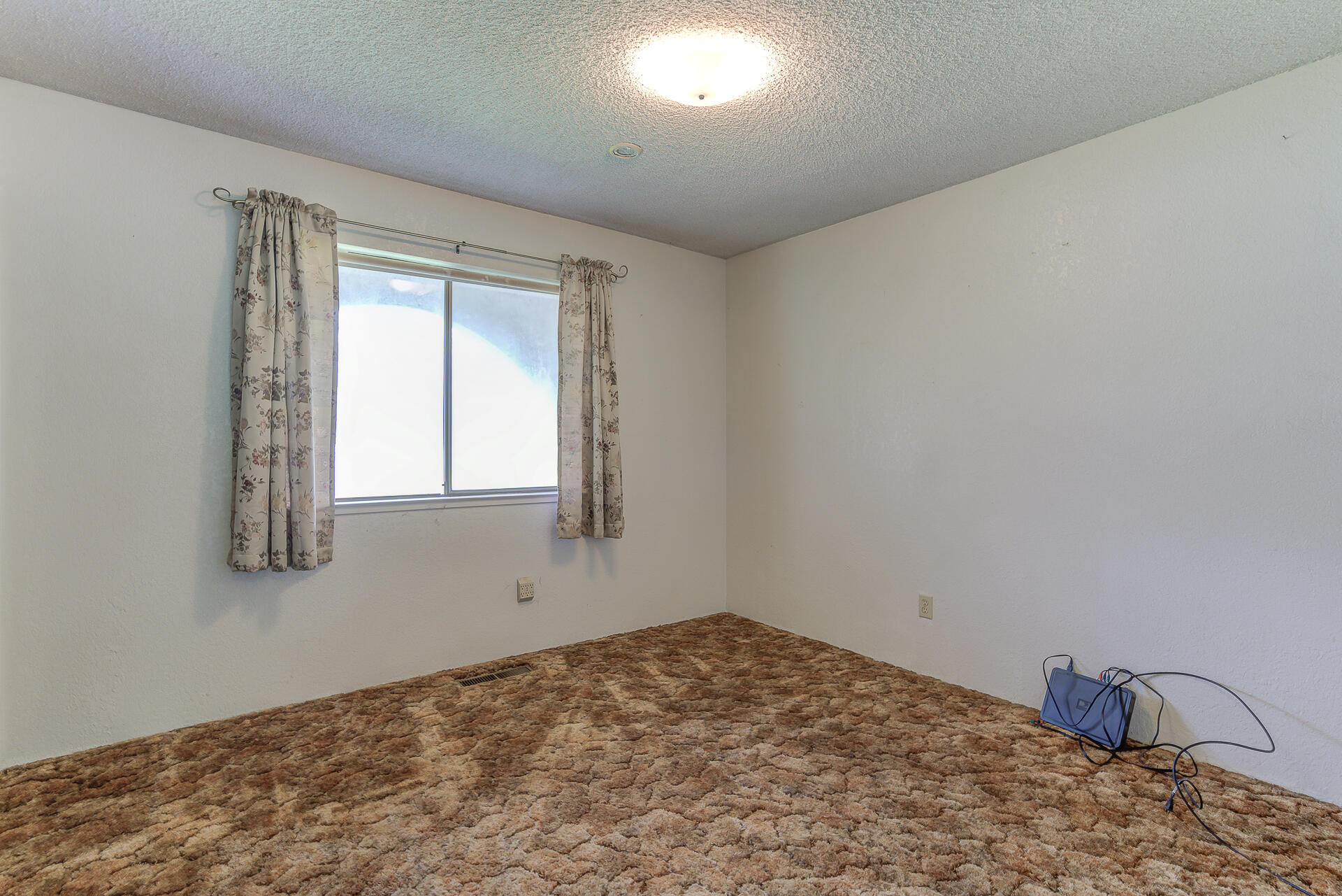 21133 Falling Leaf Road Redding, CA 96003 - Photo 23 of 45 21133FallingLeafRoad-23