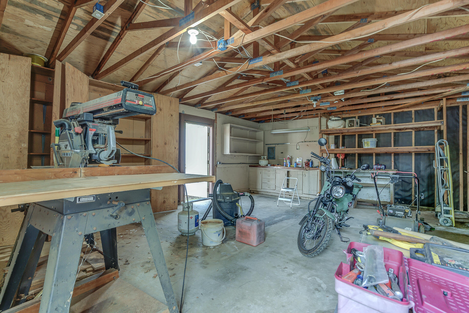21133 Falling Leaf Road Redding, CA 96003 - Photo 26 of 45 21133FallingLeafRoad-35