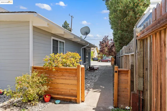 $995,000 | 1611 Julia Street, Berkeley, CA 94703