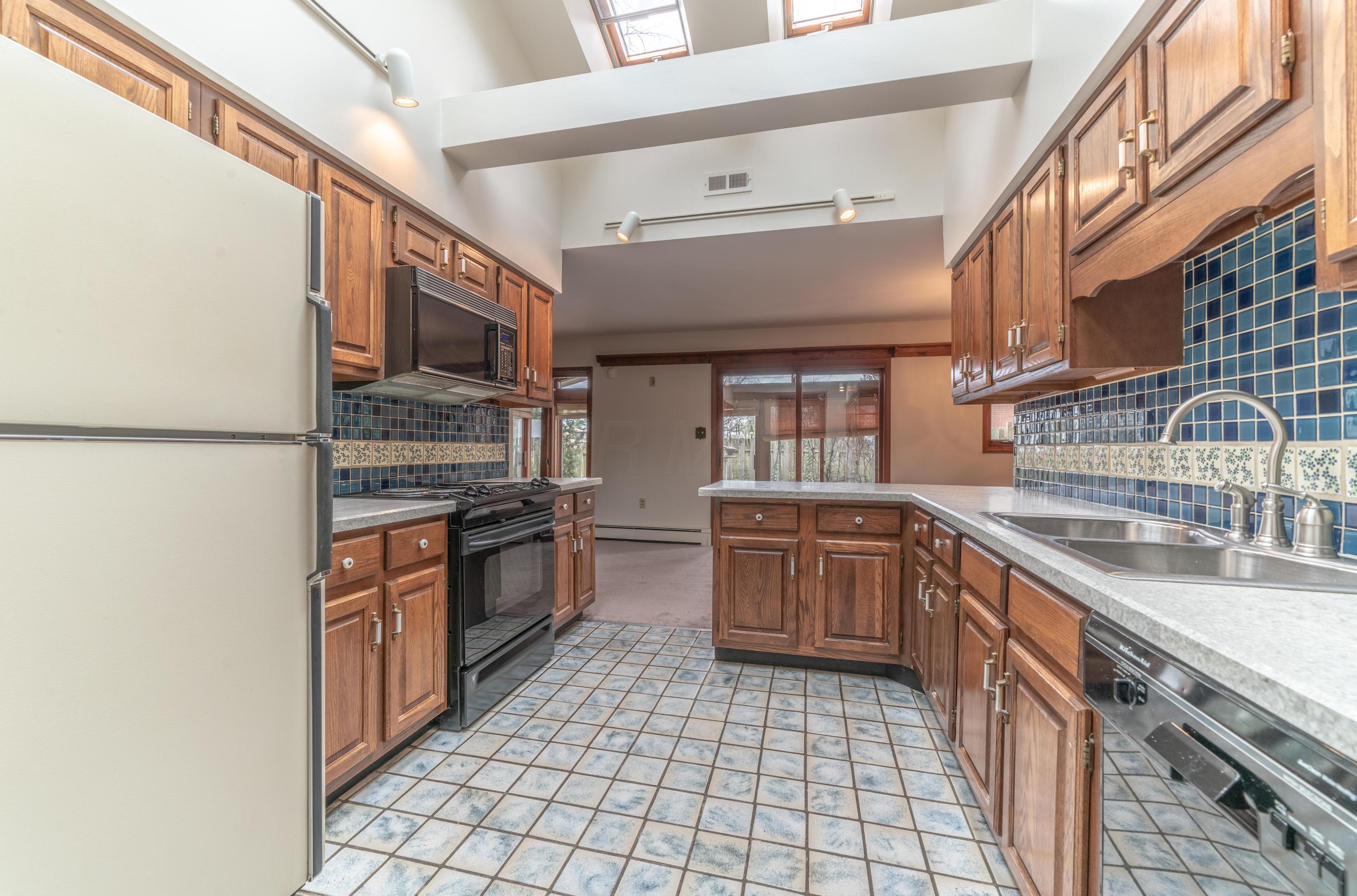 285 Galloway Road Galloway, OH 43119 - Photo 7 of 36 Gallery Image 7