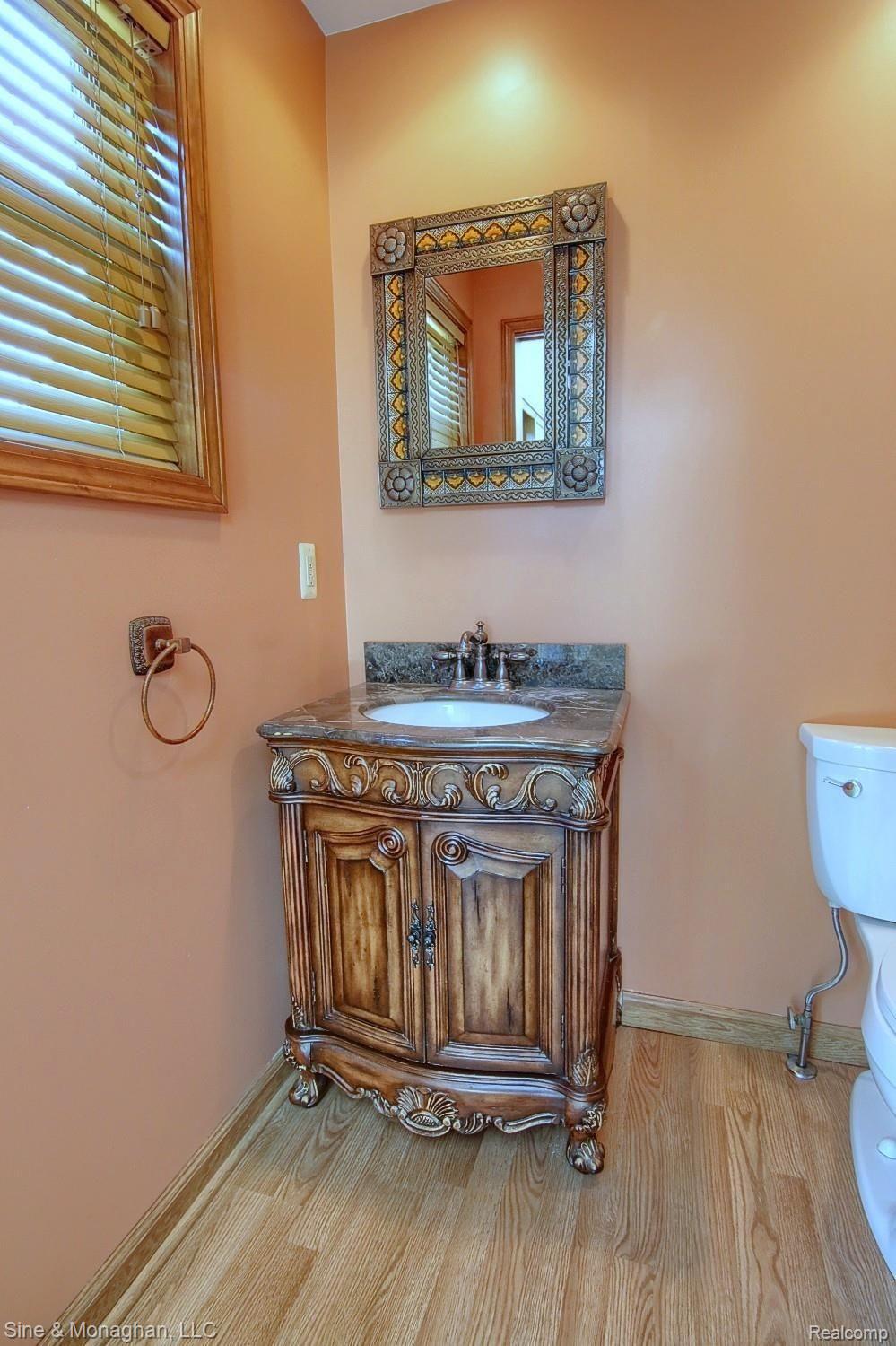 1536 Cook Road Grosse Pointe, MI 48236 - Photo 11 of 39 13-Half Bath.jpg