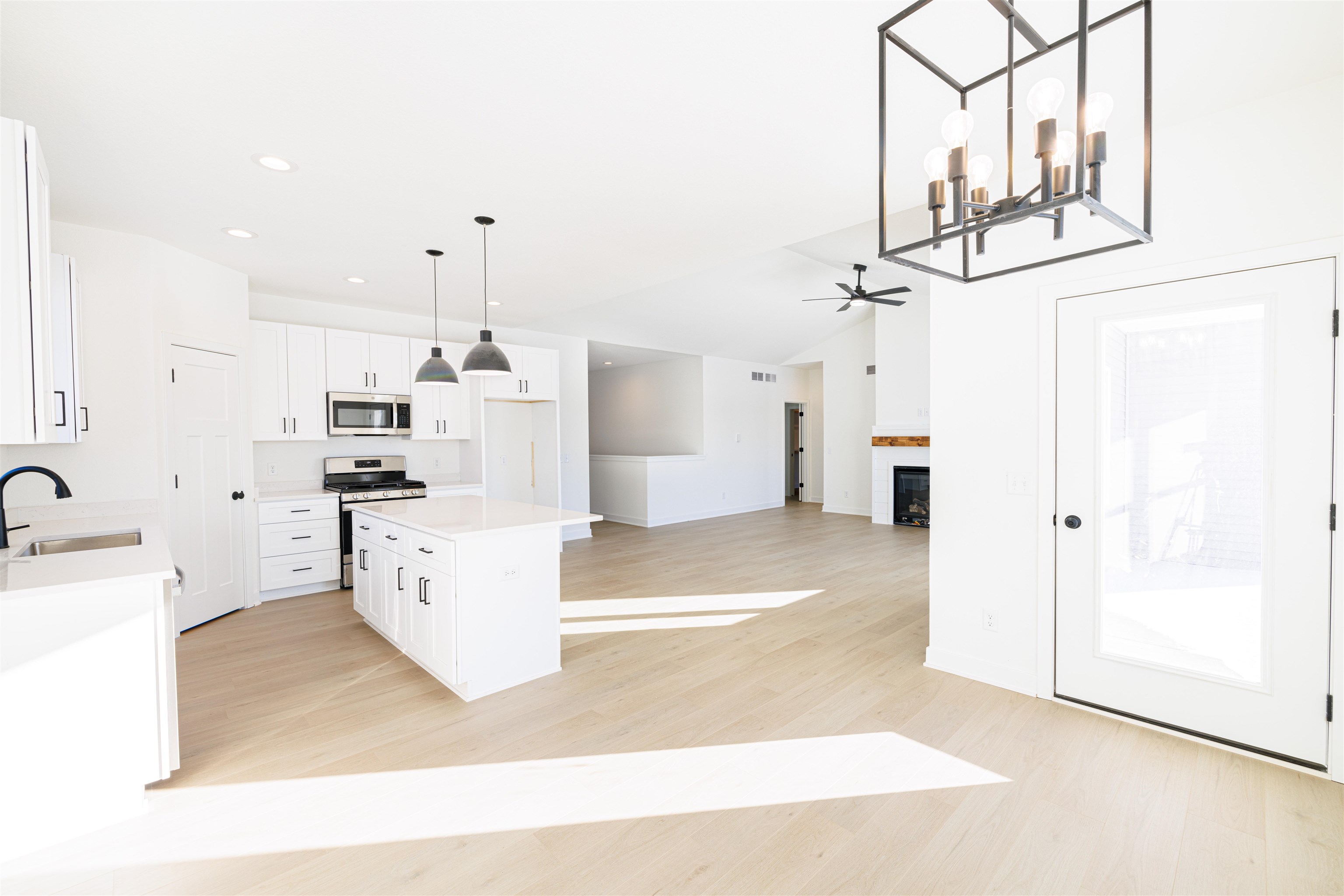 1739 East Kyle Beloit, WI 53511 - Photo 12 of 32