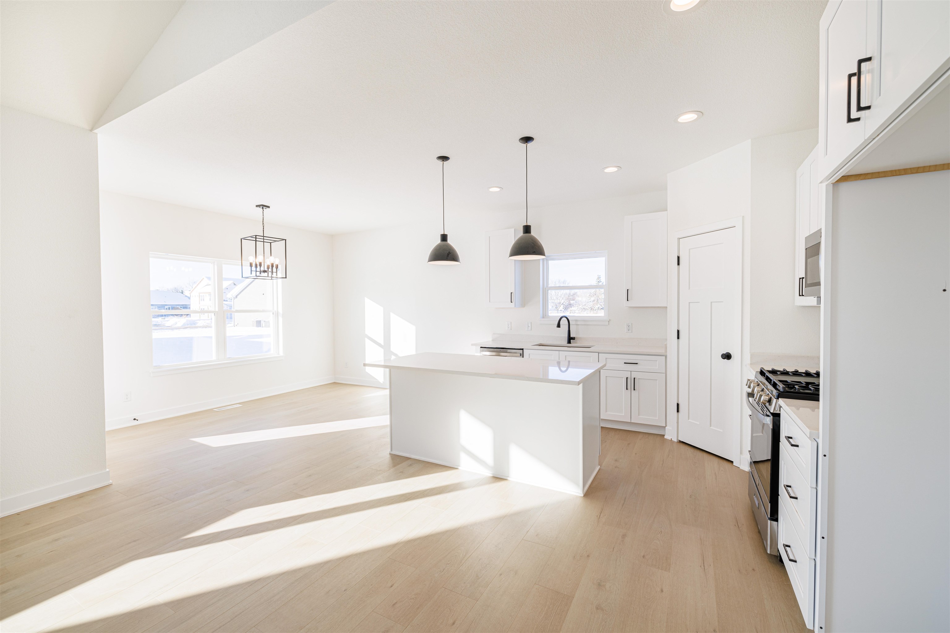 1739 East Kyle Beloit, WI 53511 - Photo 15 of 32