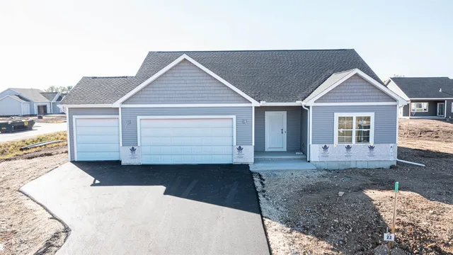 $389,900 | 1739 East Kyle, Beloit, WI 53511