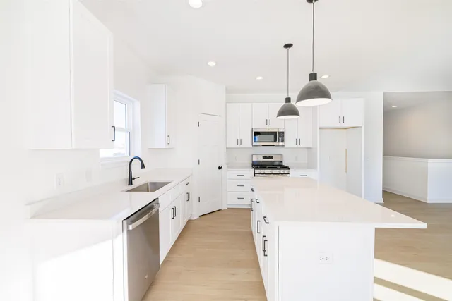 $389,900 | 1739 East Kyle, Beloit, WI 53511