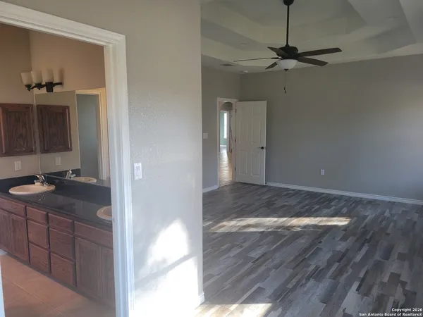 $485,000 | 254 County Road 6876, Natalia, TX 78059