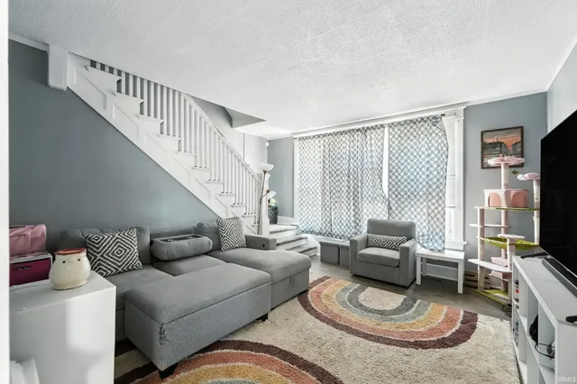 $305,900 | 1814 College Street, Fort Wayne, IN 46802