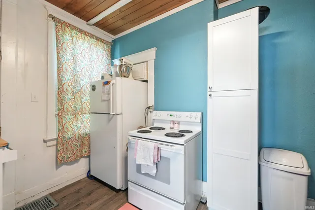 $305,900 | 1814 College Street, Fort Wayne, IN 46802