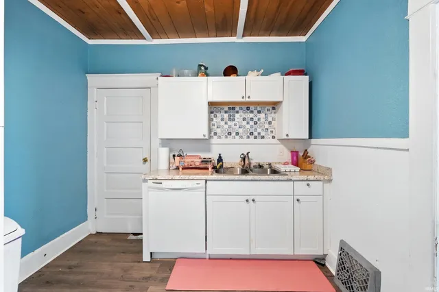 $305,900 | 1814 College Street, Fort Wayne, IN 46802